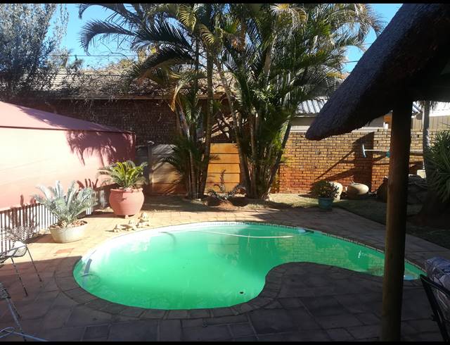 3 BEDROOM HOUSE TO LET IN SAFARI GARDENS